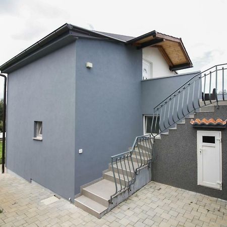 Sebi Apartment 300 M From Beach Ровин Екстериор снимка