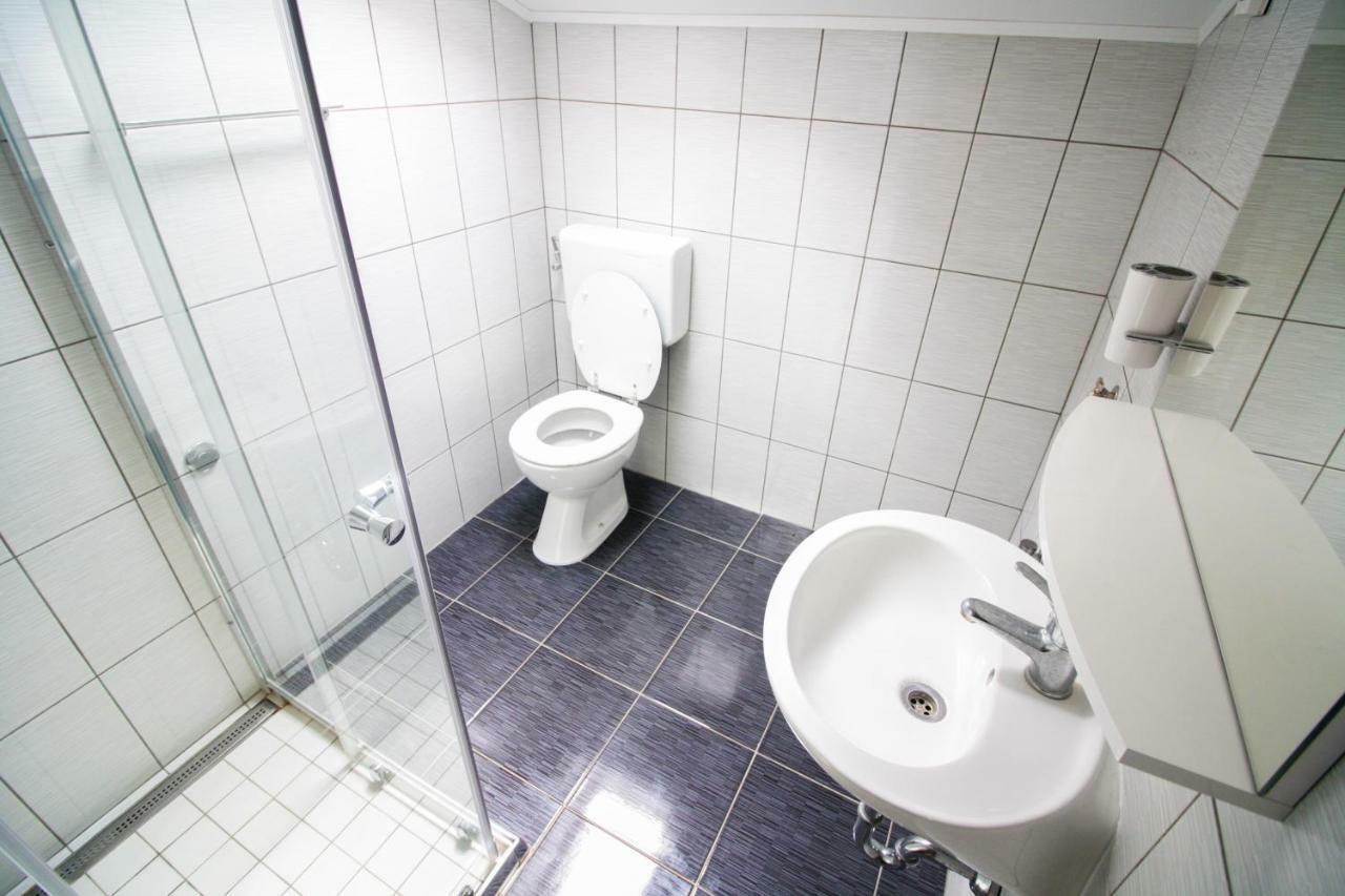 Sebi Apartment 300 M From Beach Ровин Екстериор снимка